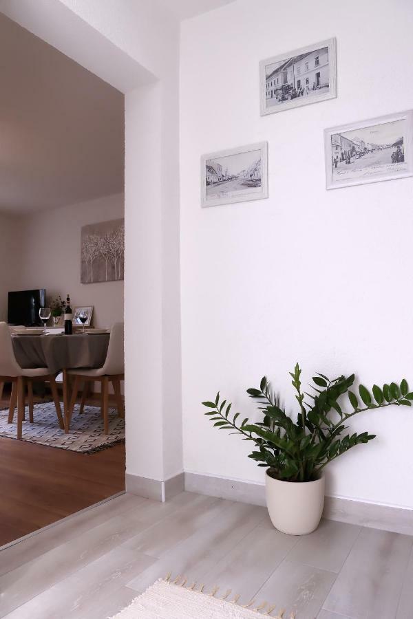 Apartman Sofia Otocac Ngoại thất bức ảnh