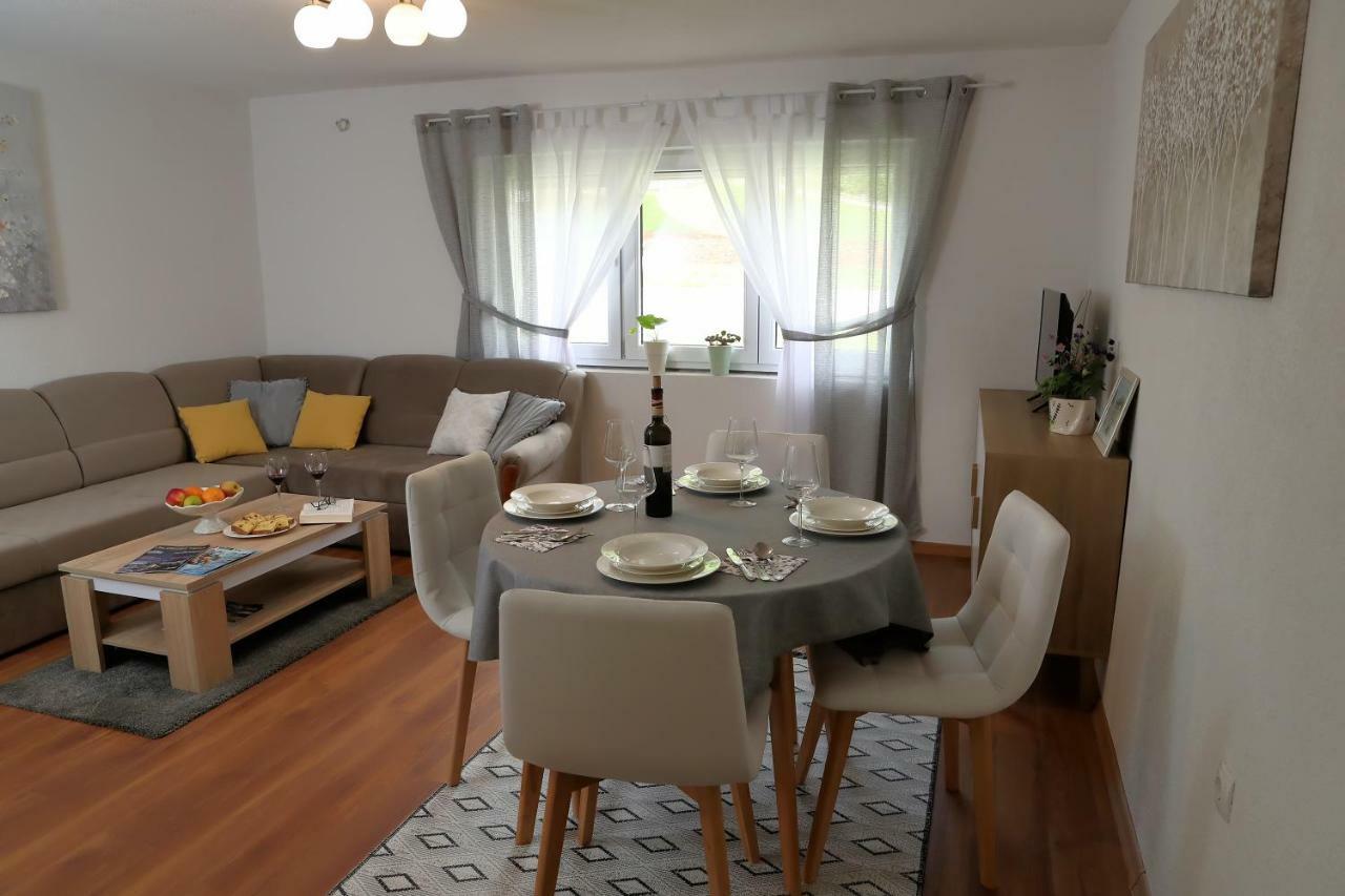 Apartman Sofia Otocac Ngoại thất bức ảnh