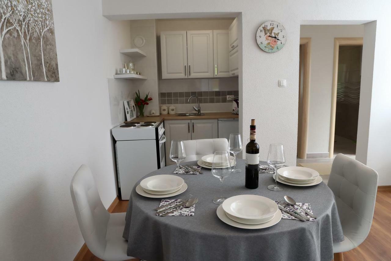 Apartman Sofia Otocac Ngoại thất bức ảnh