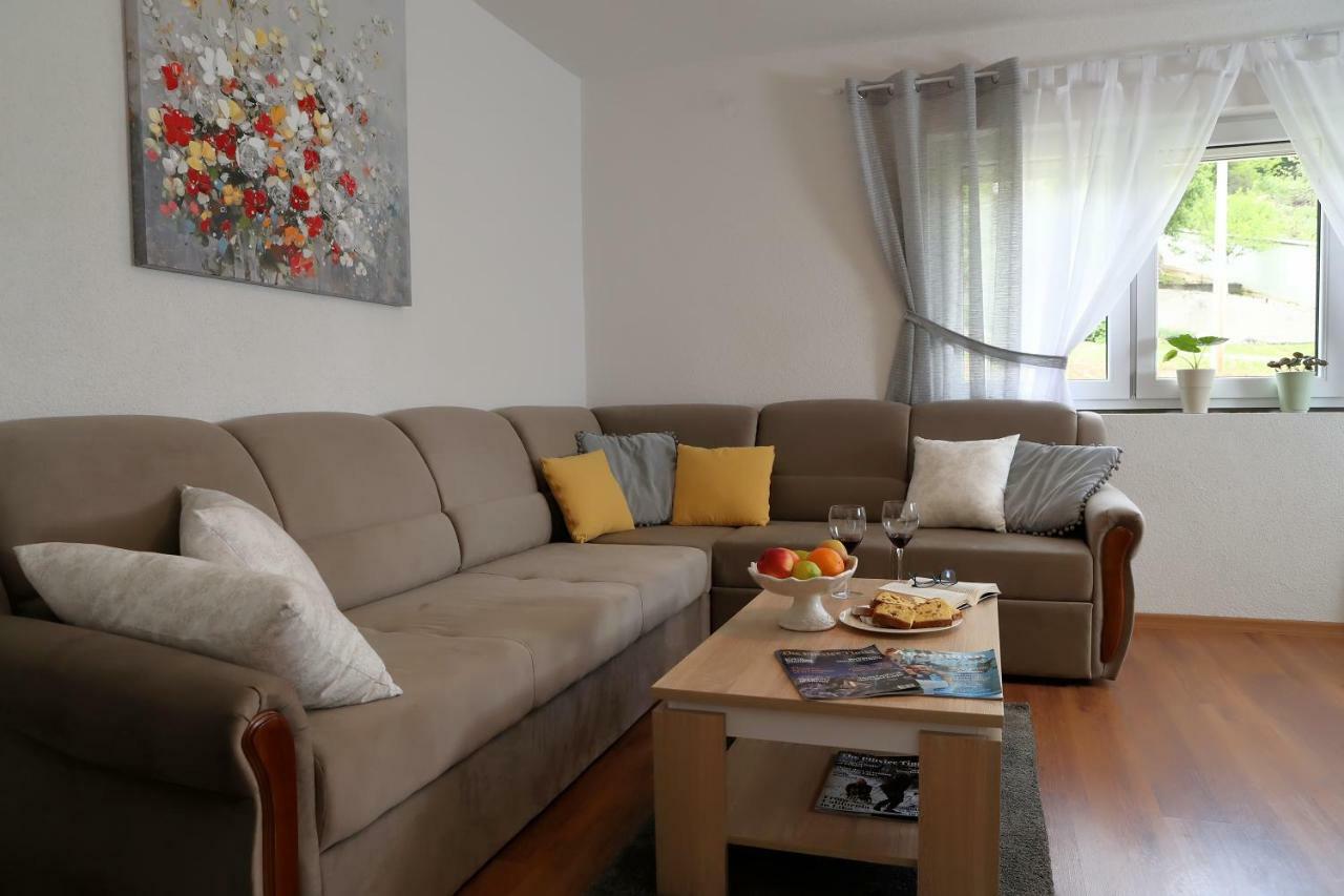 Apartman Sofia Otocac Ngoại thất bức ảnh
